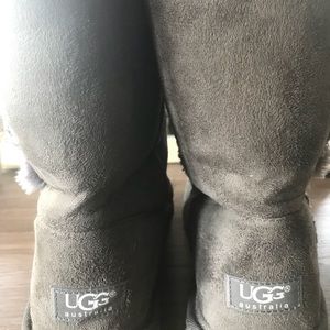 UGG❄️ Australia grey button Bailey boots sz9